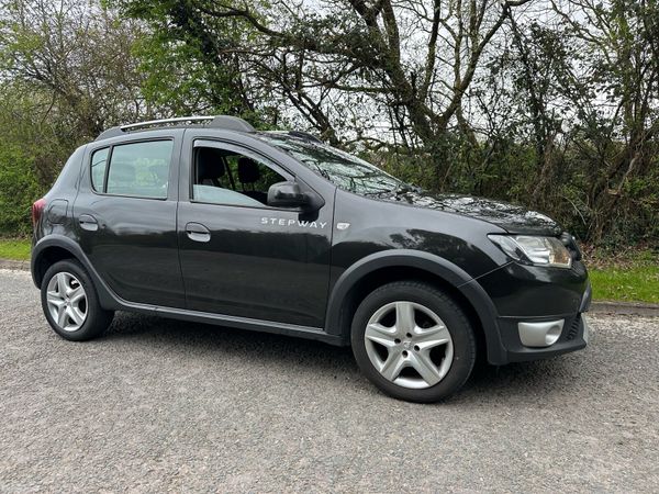 Dacia Sandero Stepway Hatchback, Diesel, 2015, Black