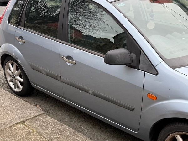 Ford Fiesta Hatchback, Petrol, 2006, Blue