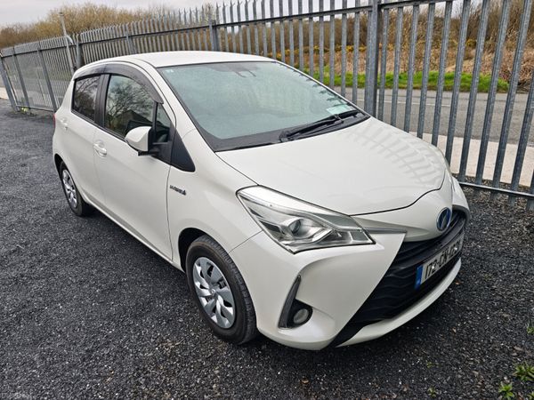 Toyota Vitz Hatchback, Petrol Hybrid, 2017, White