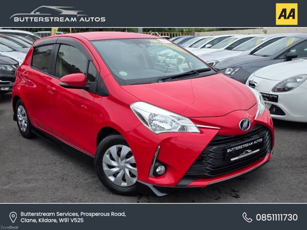 Toyota Yaris Hatchback, Petrol, 2017, Red