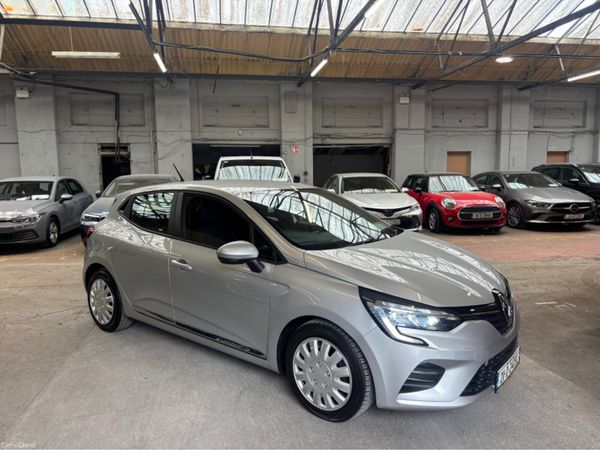Renault Clio Hatchback, Petrol, 2021, Grey