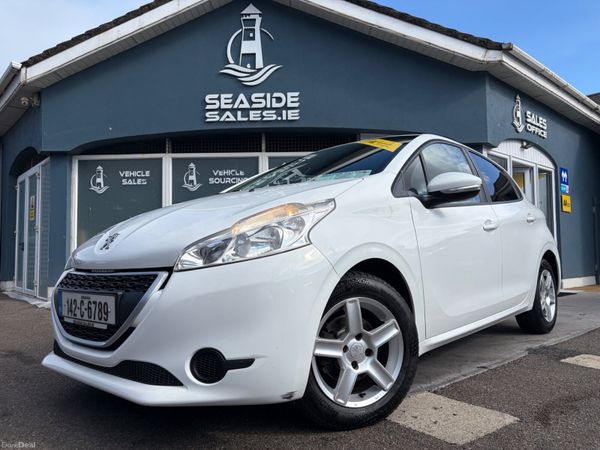 Peugeot 208 Hatchback, Petrol, 2014, White