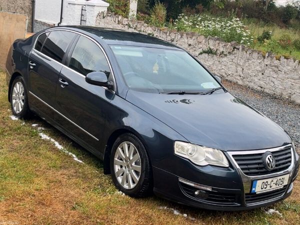 Volkswagen Passat Saloon, Petrol, 2009, Blue