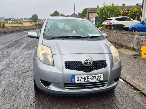 Toyota Yaris Hatchback, Petrol, 2007, Silver