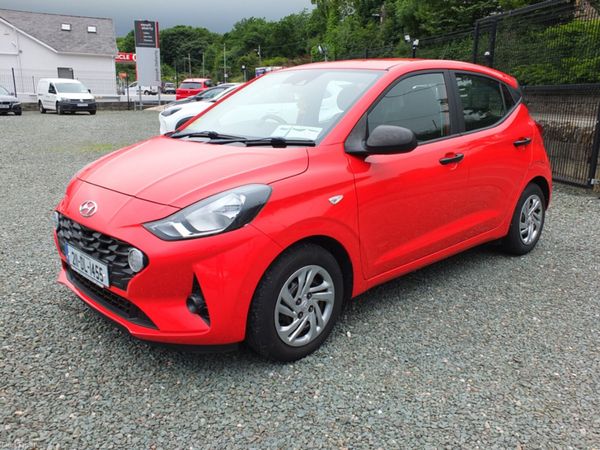 Hyundai i10 Hatchback, Petrol, 2021, Red