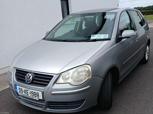 Volkswagen Polo Hatchback, Petrol, 2009, Silver