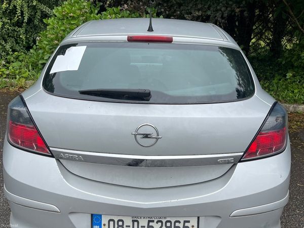 Opel Astra Hatchback, Petrol, 2008, Silver