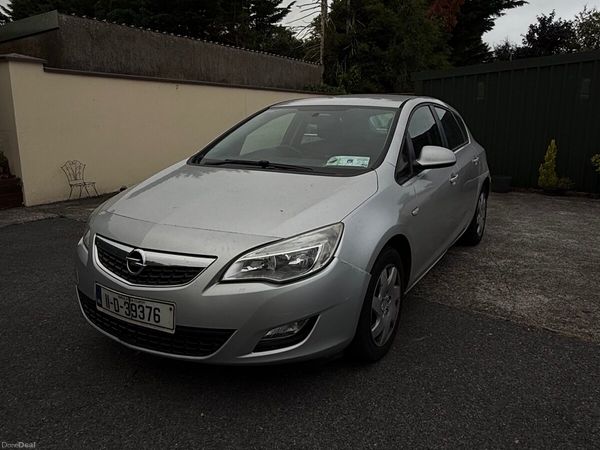 Opel Astra Hatchback, Diesel, 2011, Silver