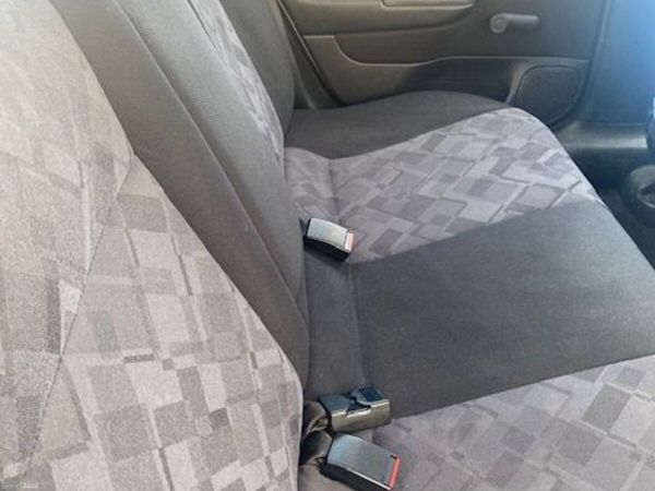 Opel Astra Saloon, Petrol, 2000, Silver