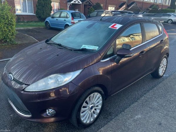 Ford Fiesta Hatchback, Petrol, 2009, Red