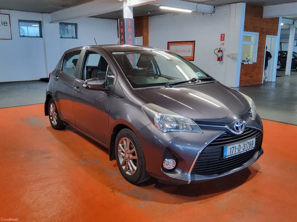 Toyota Yaris Hatchback, Petrol, 2017, Grey