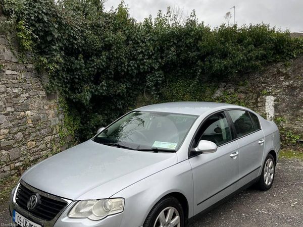 Volkswagen Passat Saloon, Diesel, 2009, Silver