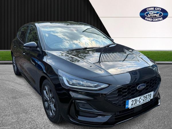 Ford Focus Hatchback, Petrol, 2023, Black