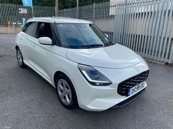 Suzuki Swift Hatchback, Petrol Hybrid, 2024, White