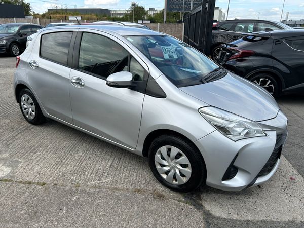 Toyota Yaris Hatchback, Petrol, 2019, Silver