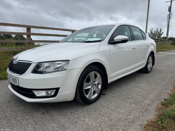 Skoda Octavia Saloon, Diesel, 2017, White