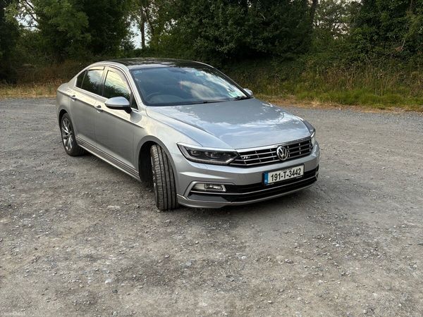 Volkswagen Passat Saloon, Diesel, 2019, Silver