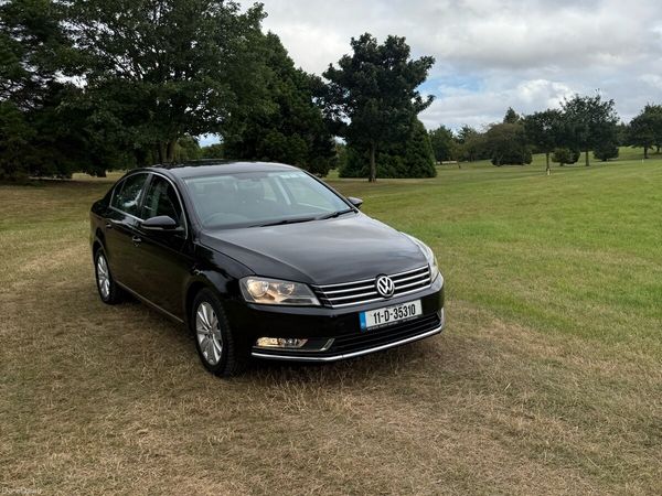 Volkswagen Passat Saloon, Petrol, 2011, Black
