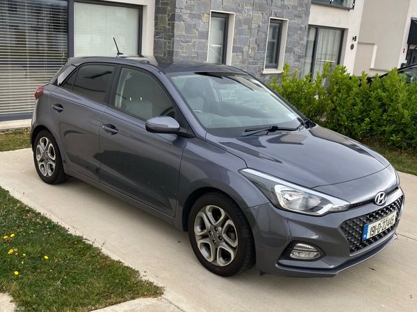 Hyundai i20 Hatchback, Petrol, 2019, Grey