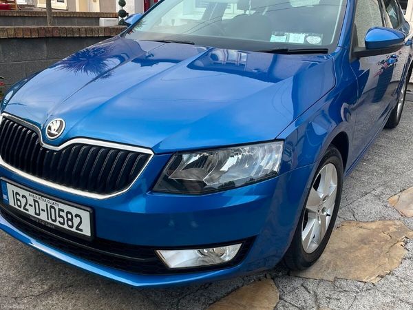 Skoda Octavia Saloon, Diesel, 2016, Blue