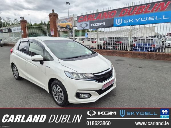 Honda Fit Hatchback, Petrol, 2017, White