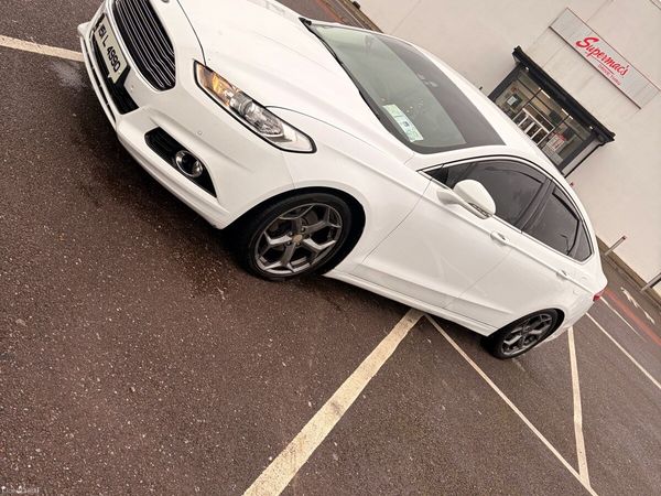 Ford Mondeo Hatchback, Diesel, 2015, White