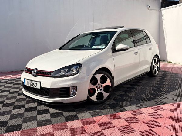 Volkswagen Golf Hatchback, Petrol, 2011, White