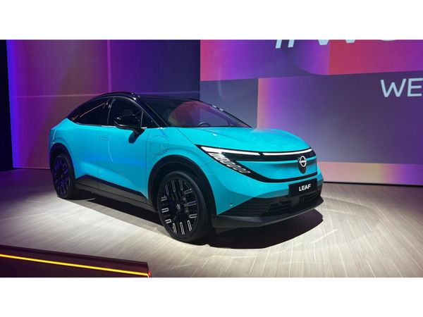 Nissan Leaf Hatchback, Electric, 2026, Blue