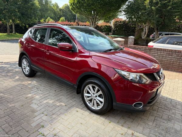 Nissan Qashqai Hatchback, Diesel, 2016, Red