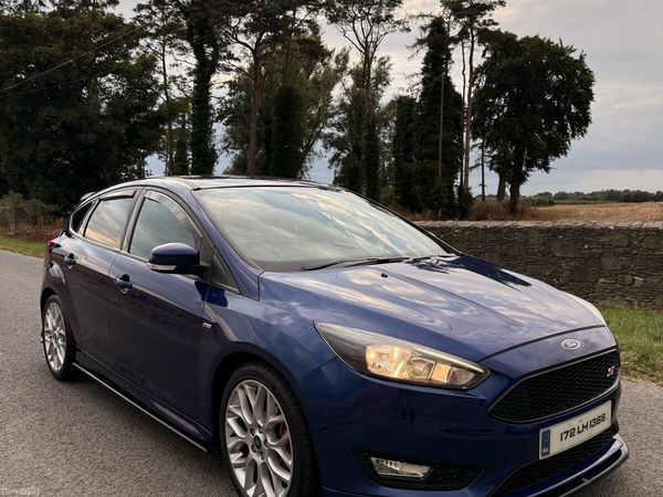 Ford Focus Hatchback, Diesel, 2017, Blue