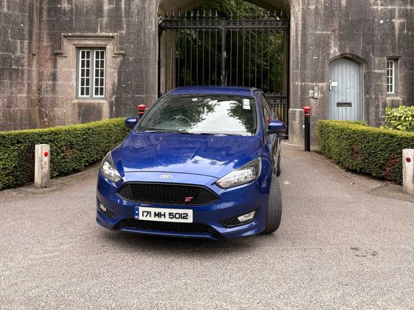 Ford Focus Hatchback, Diesel, 2017, Blue