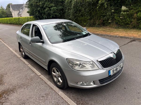 Skoda Octavia Hatchback, Diesel, 2010, Silver