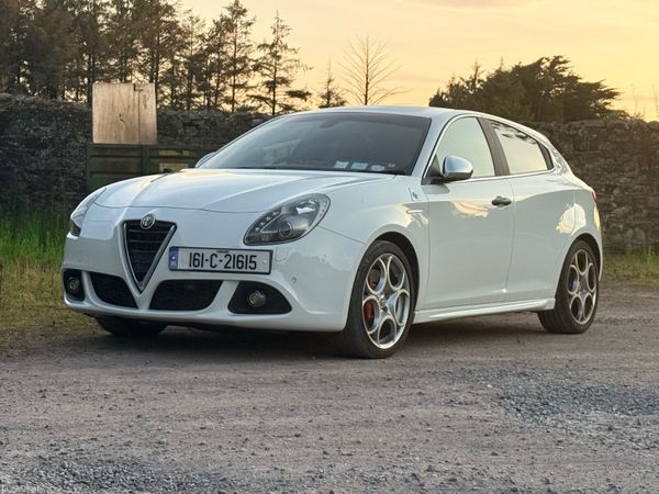 Alfa Romeo Giulietta Hatchback, Petrol, 2016, White