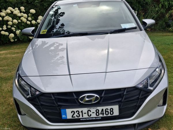 Hyundai i20 Hatchback, Petrol, 2023, Grey