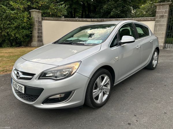 Opel Astra Hatchback, Diesel, 2014, Silver