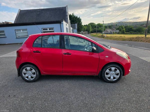 Toyota Yaris Hatchback, Petrol, 2007, Red