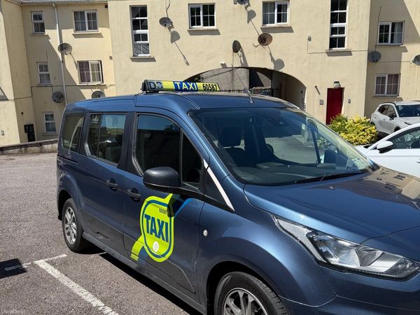 Ford Tourneo MPV, Diesel, 2022, Blue