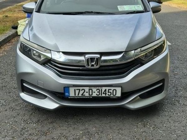 Honda Shuttle MPV, Petrol Hybrid, 2017, Silver