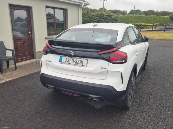 Citroen C4 Hatchback, Diesel, 2023, White