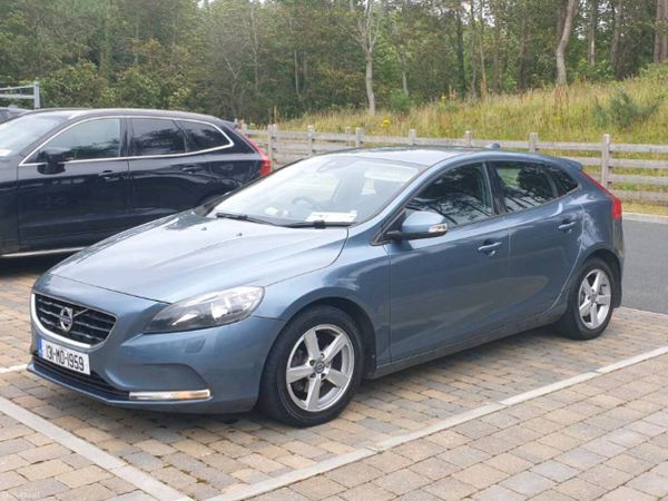 Volvo V40 Hatchback, Diesel, 2013, Blue