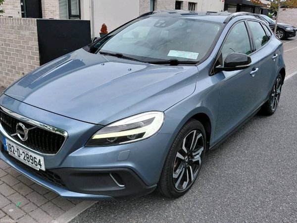 Volvo V40 Hatchback, Petrol, 2018, Blue