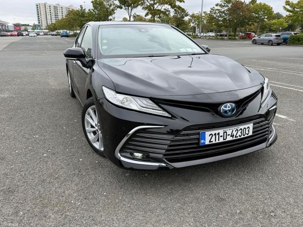 Toyota Camry Saloon, Petrol Hybrid, 2021, Black