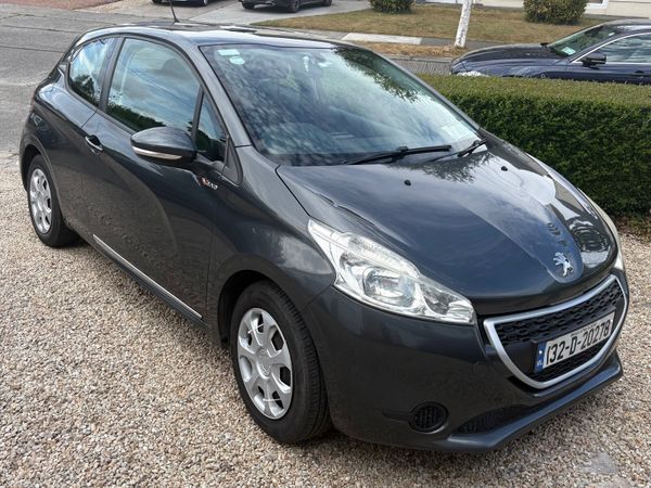 Peugeot 208 Hatchback, Petrol, 2013, Grey