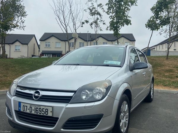 Opel Astra Hatchback, Petrol, 2007, Silver