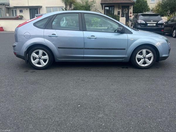 Ford Focus Hatchback, Petrol, 2005, Blue