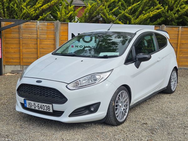 Ford Fiesta Hatchback, Petrol, 2015, White
