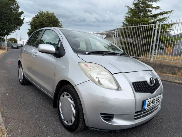 Toyota Yaris Hatchback, Petrol, 2006, Silver