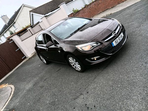 Opel Astra Hatchback, Diesel, 2015, Brown