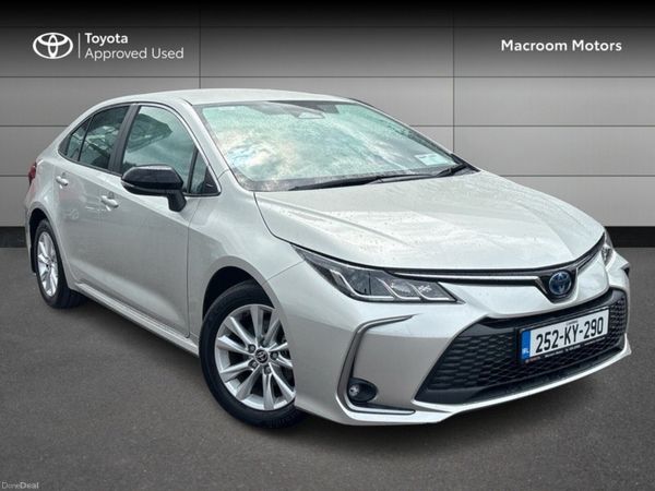 Toyota Corolla Saloon, Petrol Hybrid, 2025, Silver