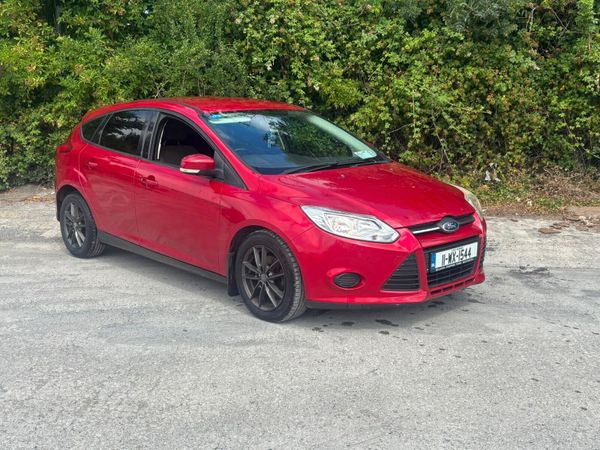 Ford Focus Hatchback, Diesel, 2011, Red
